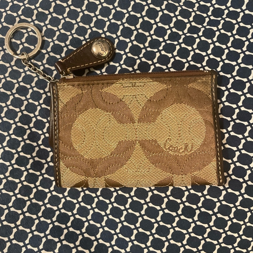 Coach: vintage keychain wallet
